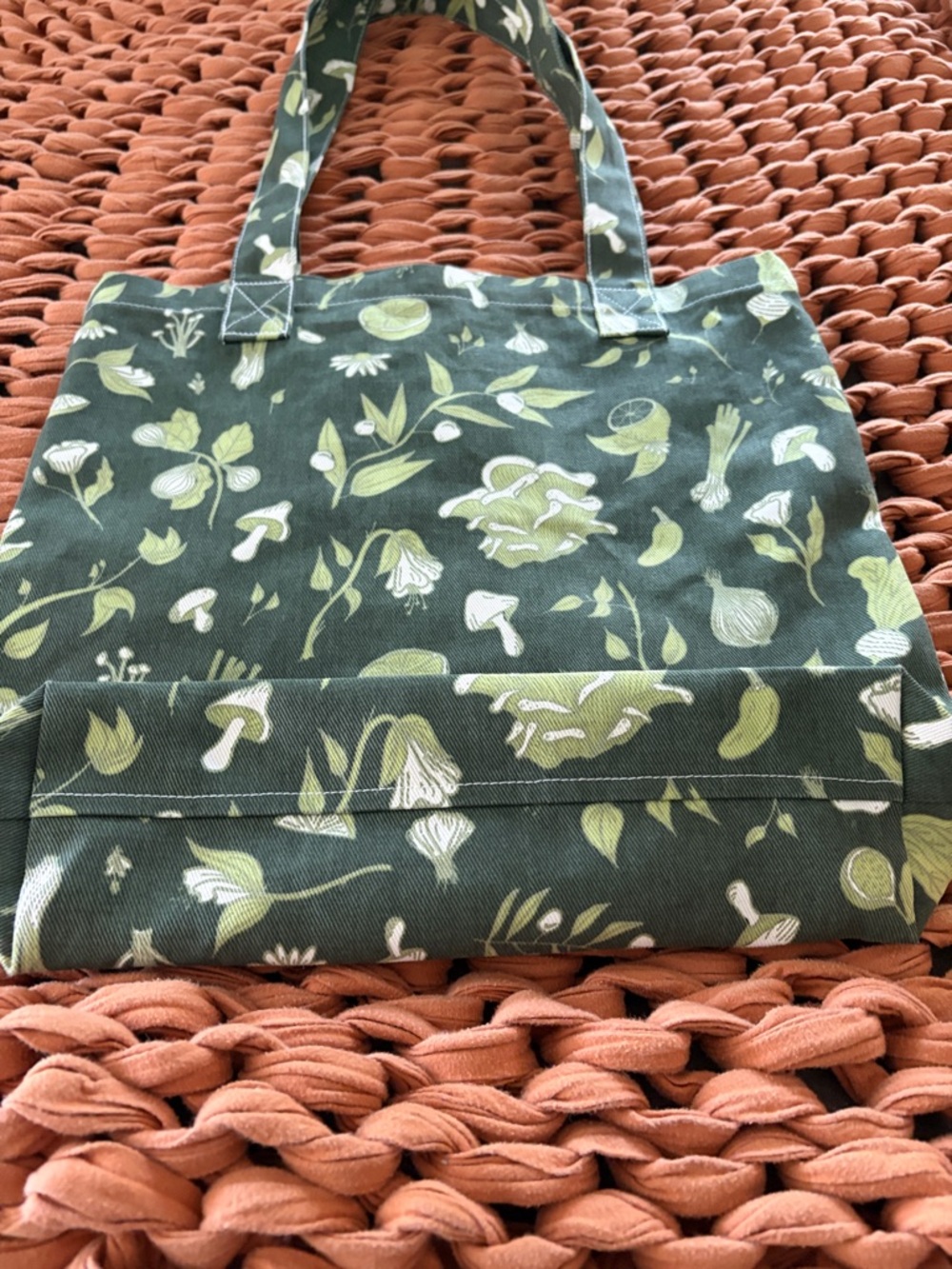 Big Bud Press Botanical Print Everyday Tote Bag - Picture 5 of 8